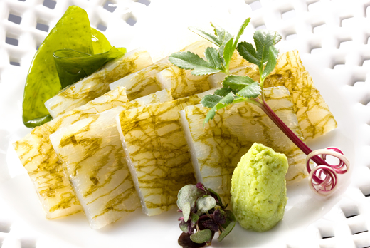 シロエビの昆布じめ