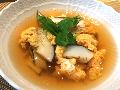 おぼろ昆布かまぼこの卵とじ